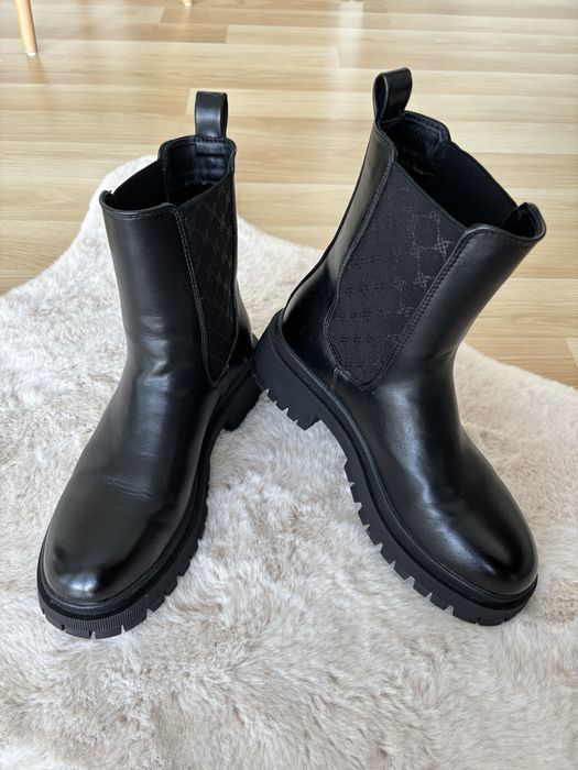 Sztyblety damskie koloru czarnego