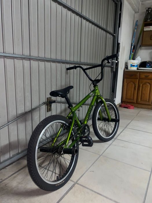 BMX marca Etiel em excelente estado