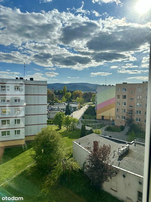 Mieszkanie 3 pokojowe z balkonem i miejscem postojowym.