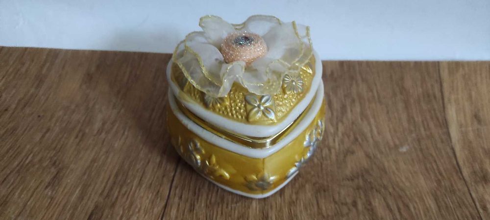 Скринька для прикрас (кераміка)