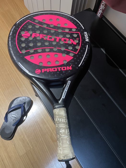 Raquete Proton musa