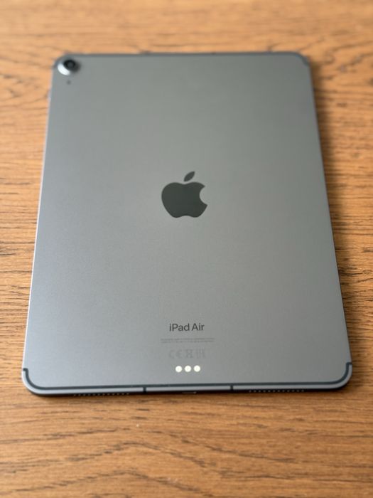 Ipad Air 5, model MM6R3FD/A