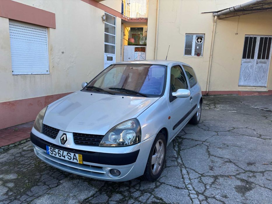 Renault Clio 1.2 Privilege – Económico, Fiável e Pronto a Andar!