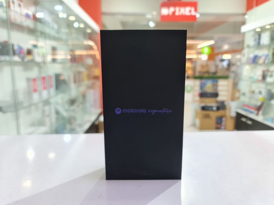 Нова Motorola Signature 16/512GB Martini Olive