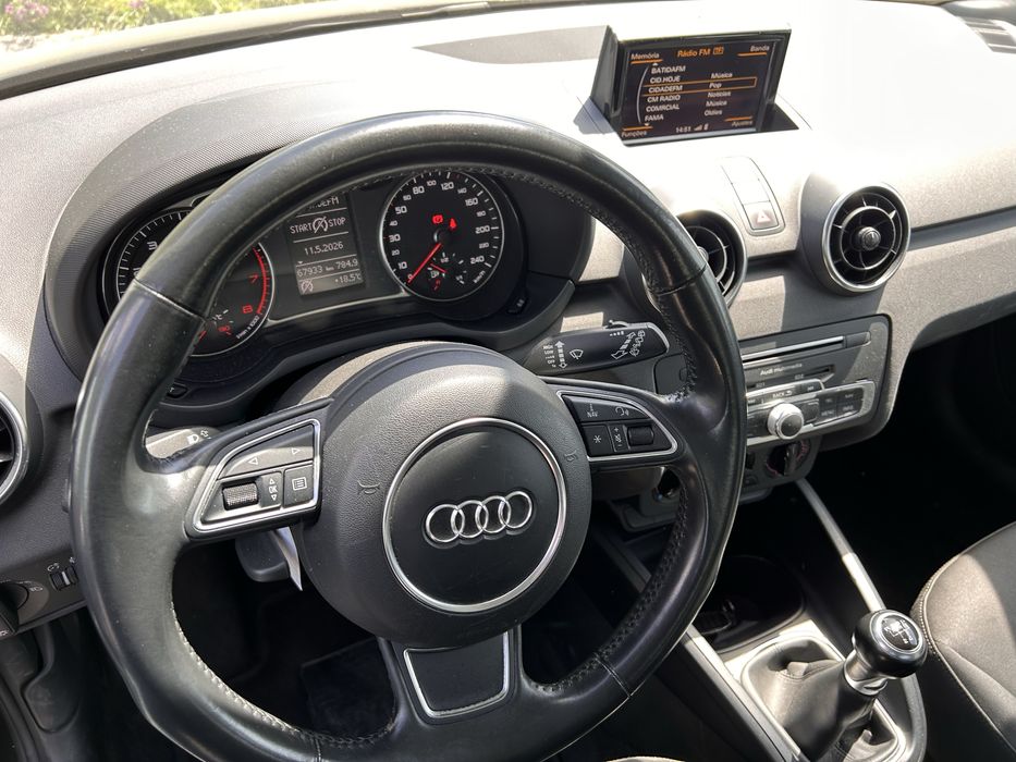 Audi A1    impecavel