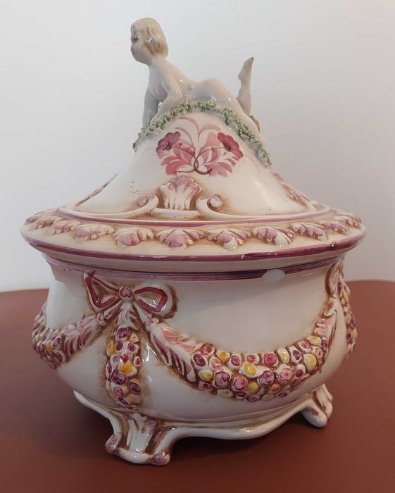 Terrina muito antiga  Alfal