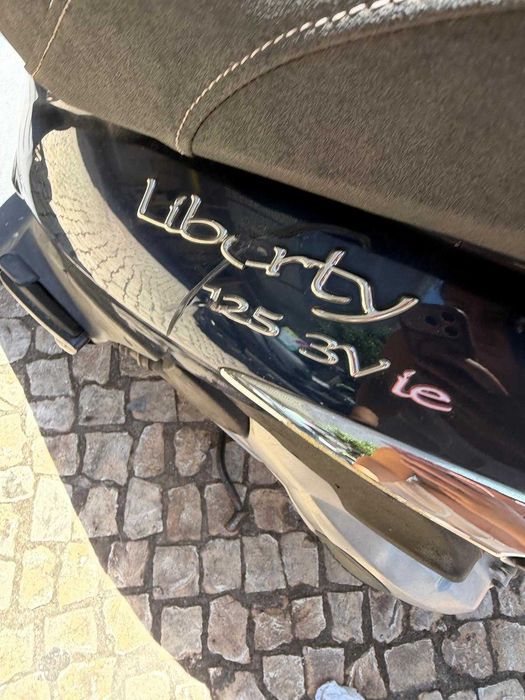 Piaggio Liberty 125 3V – Mala incluída – 33.000 km