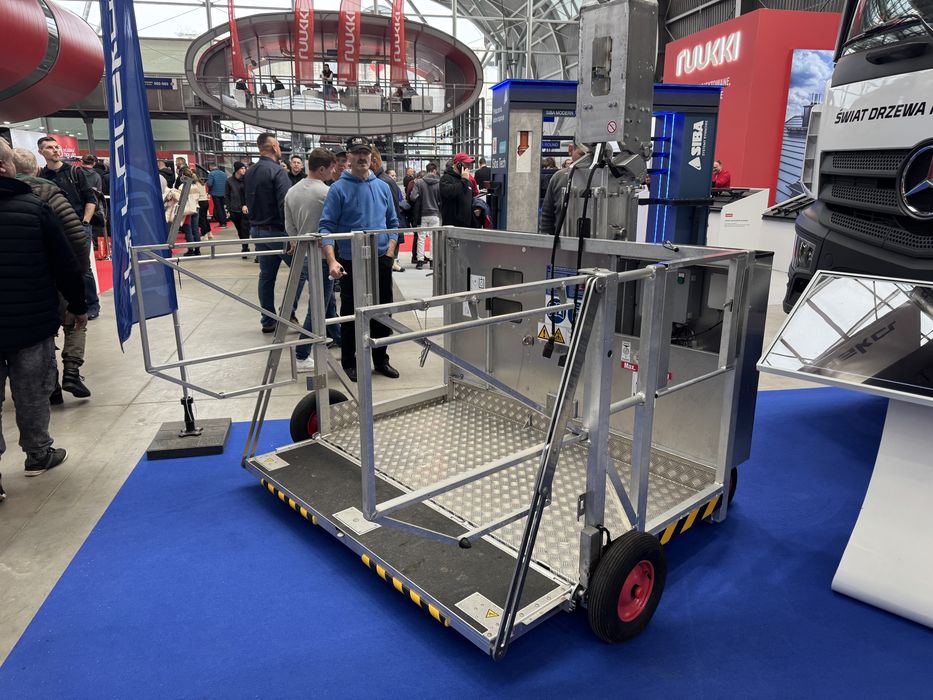 podnośnik koszowy 51m żuraw dekarski platforma dekarska Klaaas K2500
