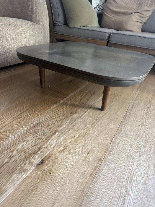 Mesa de centro en pedra