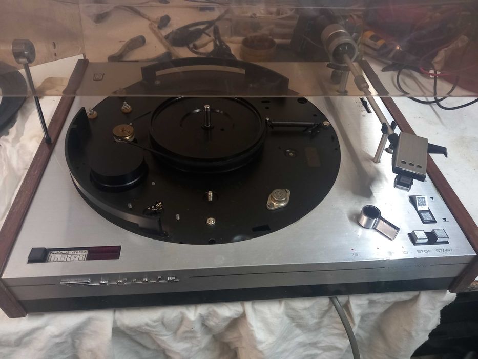 gira-discos Radiola  (Philips)