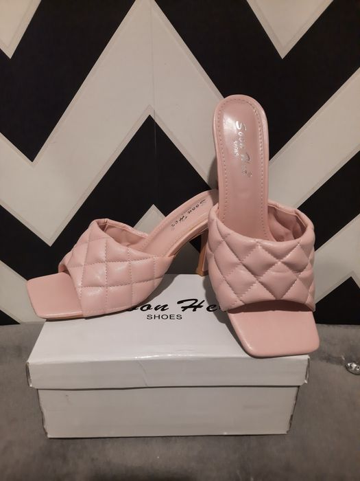 Klapki pudrowy róż r.38 jak nowe