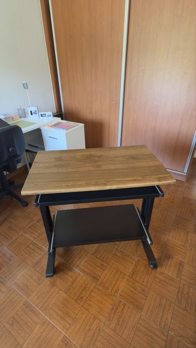 Secretária para escritório
