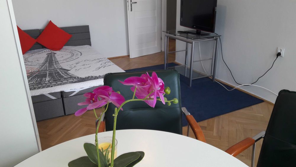 Bezpośrednio, 3 pokoje z balkonem i oddzielną kuchnią, ok. Złotych Tarasów