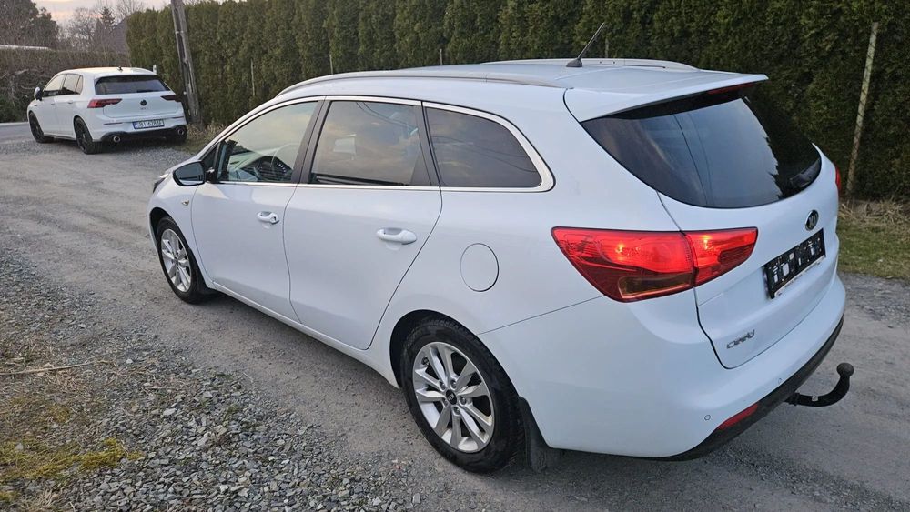 Kia Ceed 1,4 brenzyna 90 tys km okazja//