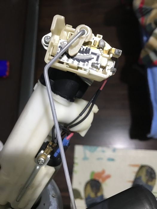 Продам топливный насос на мотоцикл сузуки gsx750r