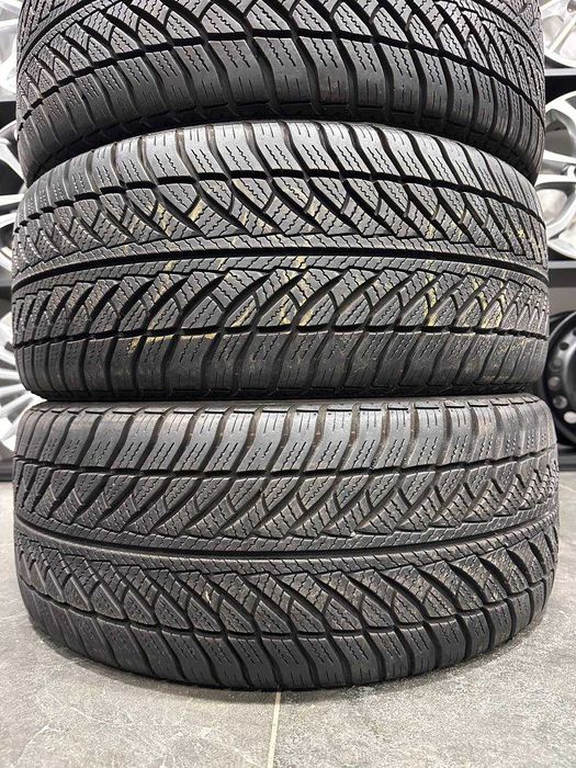 Зимові шини 245/45 R18 100V XL GOODYEAR ULTRAGRIP 8 PERFORMANCE * MO (Demo)