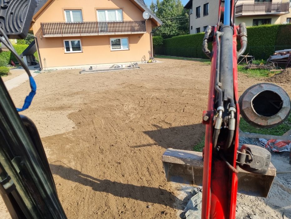 Usługi koparko-ładowarką oraz minikoparką. Przyłącza Wod-Kan.