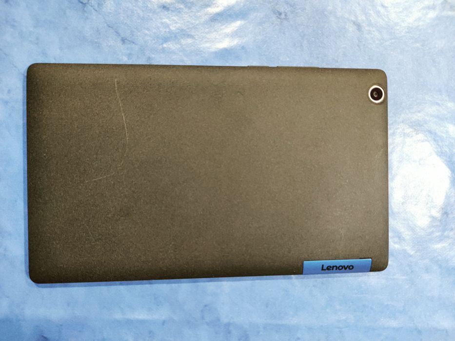 Vendo tablet LENOVO Tab3 de 8"
