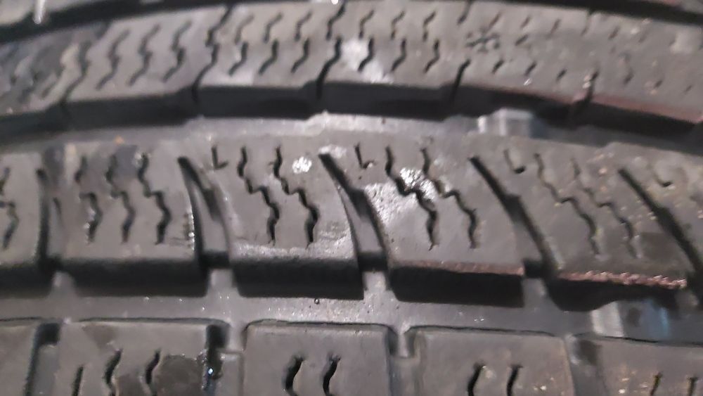 Mazda 6 Kola 19. opony zimowe Nokian 8mm