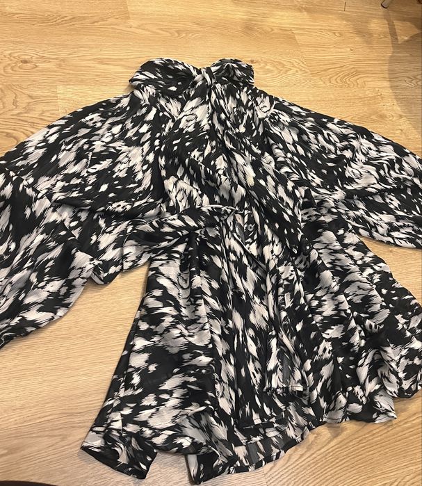 Святкова блуза в цікавий принт