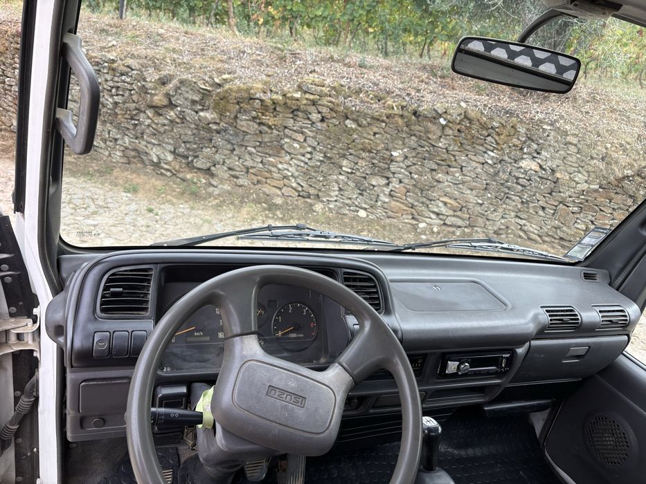 Isuzu NKR 3.0 em óptimo estado