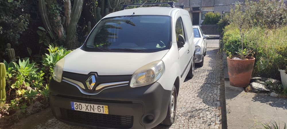 Vend troc Kangoo fim 2014 aceito prop retoma carro mota ou outro mesmo avariado ou acidentado
