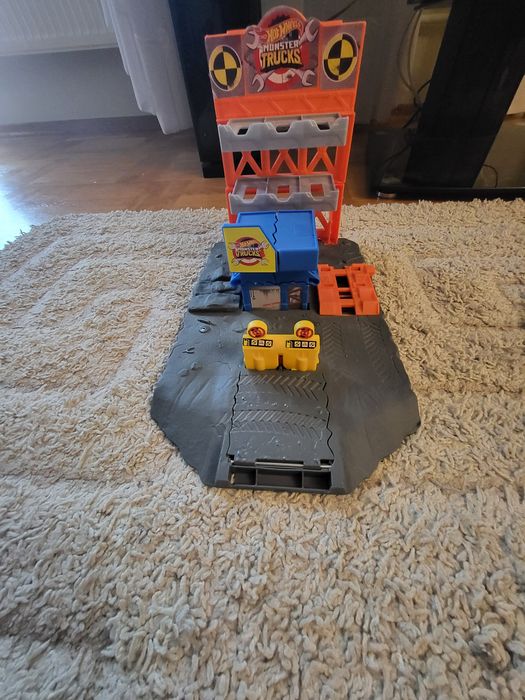 Hot Wheels zestaw.