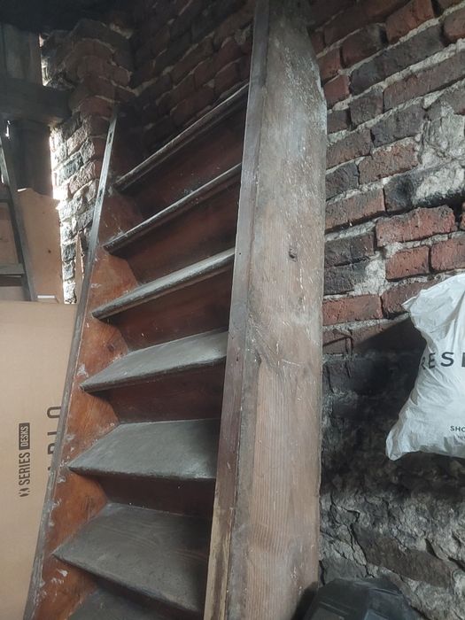 Schody budowlane drewniane bardzo mocne