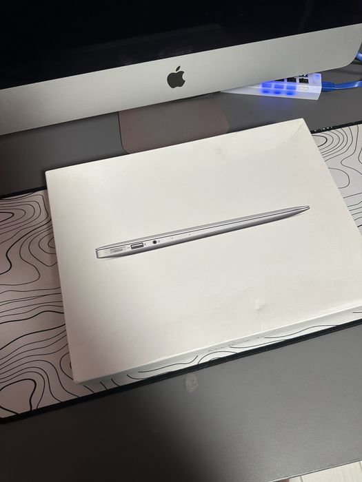 Apple MacBook Air 13 2017 [Intel i5 / 8Gb / 128 Gb]