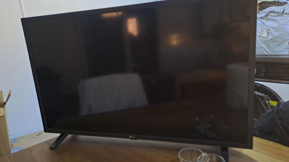 LG Smart TV 32” (80cm) – Como Nova + Caixa