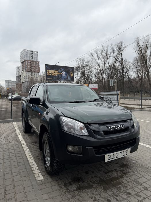 Isuzu D-MAX 2.5  бі-турбо 2012 року