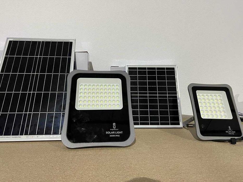 Projetores LED c/ Painel SOLAR - 100% Autónomos - NOVOS