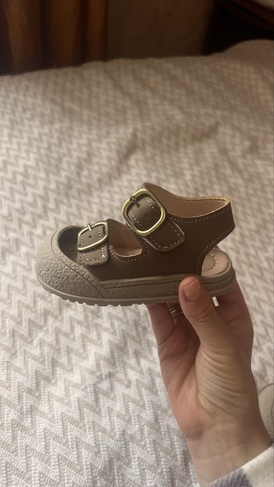 Босоніжки на хлопчика або дівчинку