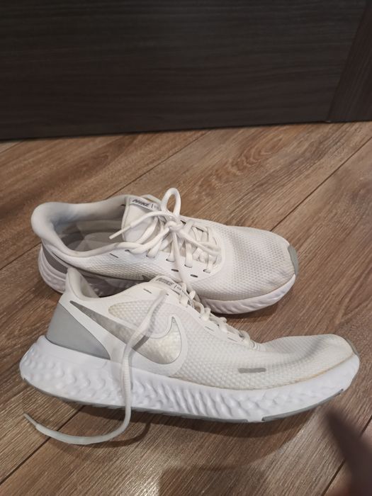 Кросівки  Nike  Білі