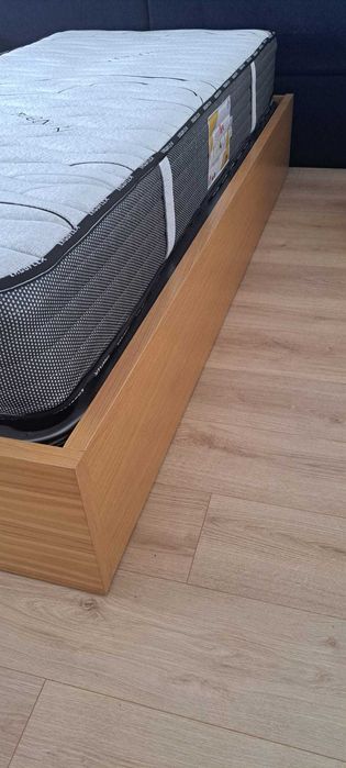 Sommier/cama de solteiro