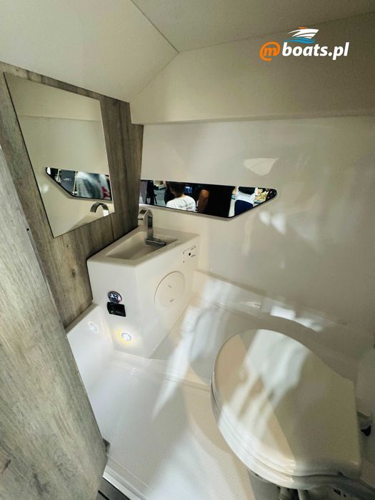 Houseboat: 720 GT dostępna od ręki - bogate wyposażenie