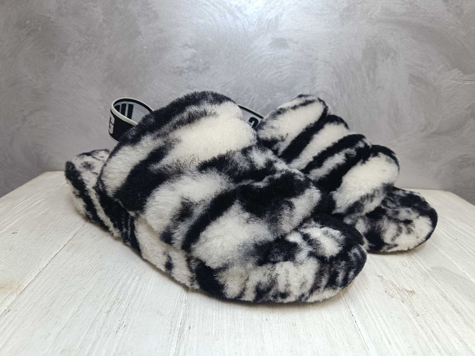 - UGG Fluff Yeah Slide Marble