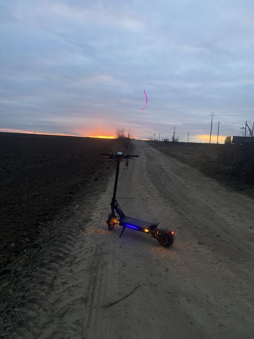 ПРОДАМ електросамакат kukiring g2 master 2025