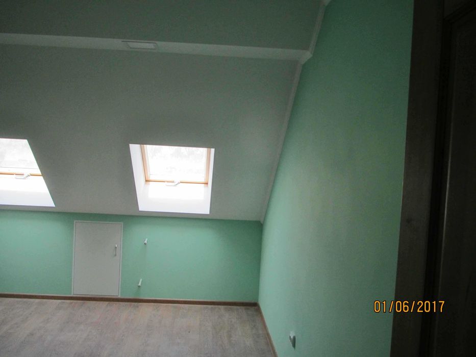 Центр офісна будівля 300 кв.м. гарний стан фасад ціна 650 у.е./кв.м.