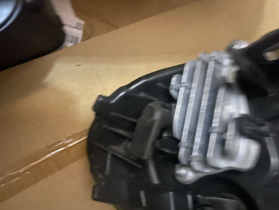 Farol Bmw serie 1 f40 Led esq.