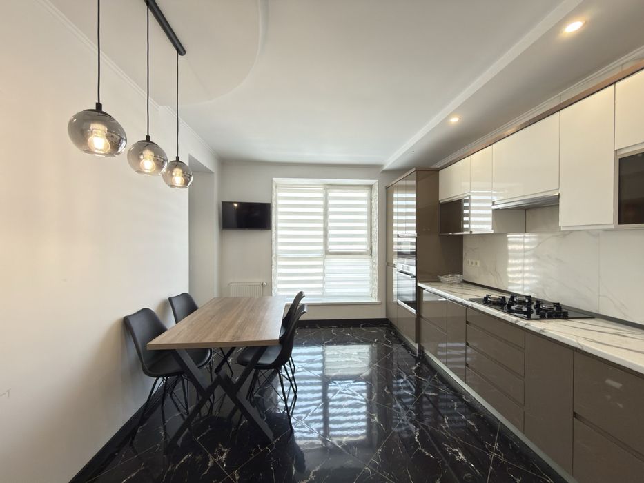 Продаж. Дворівнева 137 м² у Калиновій Слободі