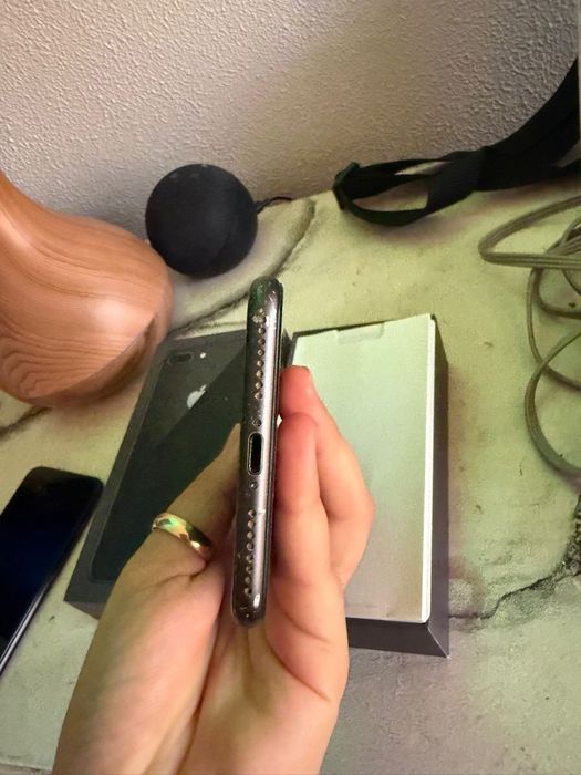 iPhone 8 Plus 64 GB Preto + Caixa Original – Leia a descrição
