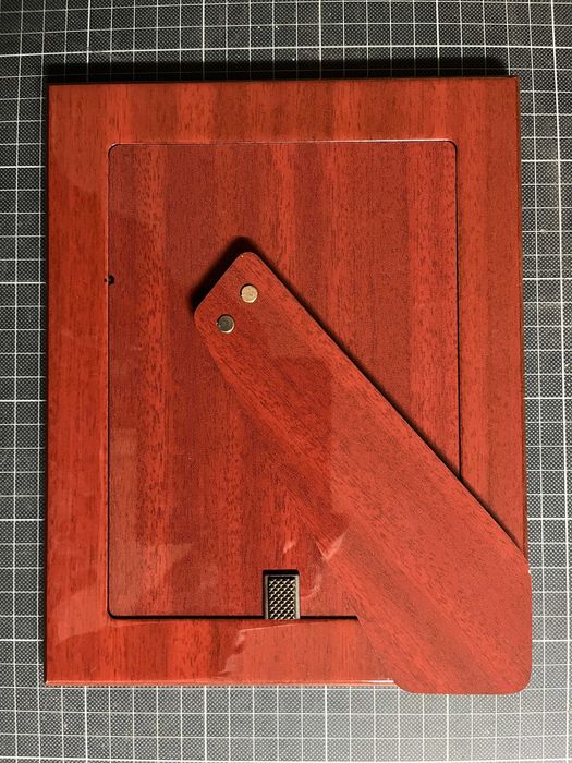 Moldura de madeira e prata 25 X 19,5 cm