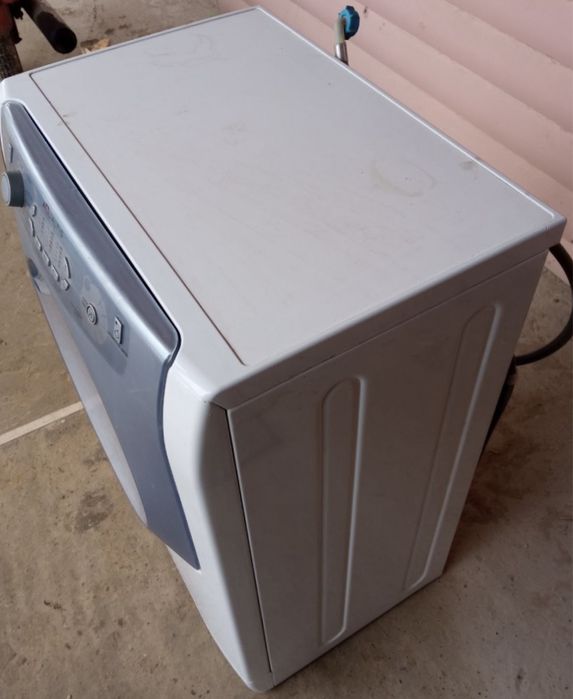 Продам стиральную машину Hotpoint Ariston