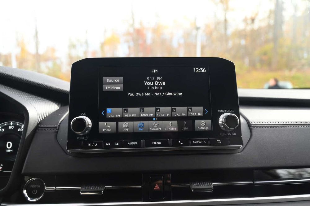 Mitsubishi Outlander PHEV SEL      2023