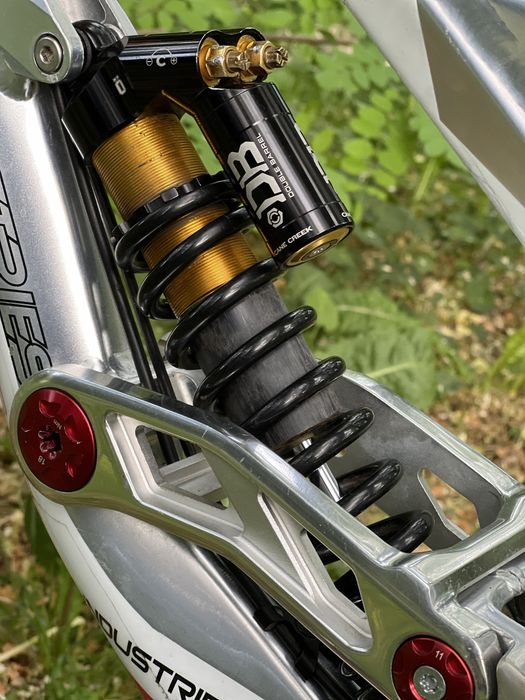 YT Industries Tues world cup edition 2.0 Ltd ( Trek, Commencal, Spec)