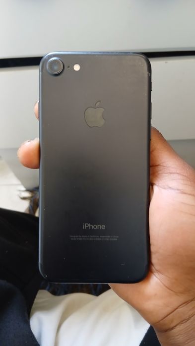 vendo iphone 11 e o 7