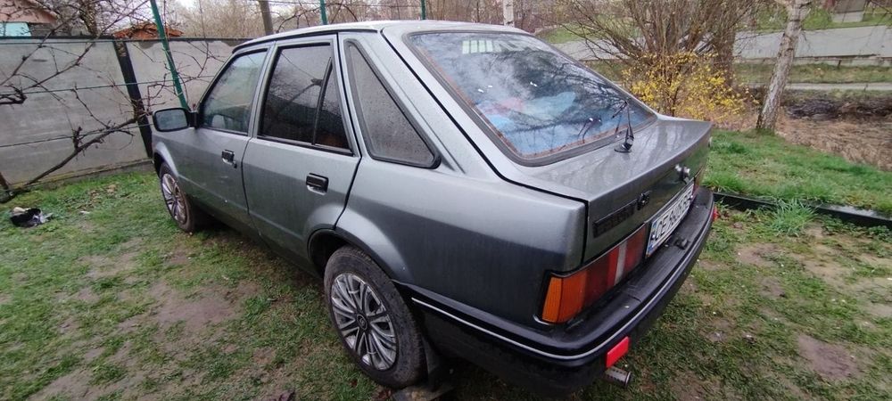 Продам FORD ESKORT 1.3