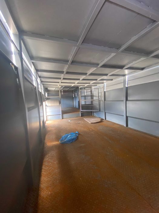 Напівпричіп для перевезення худоби - скотовоз