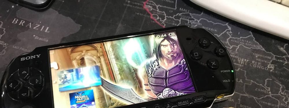 Продам Sony PSP-2000mint green;3004 з встановленими іграми